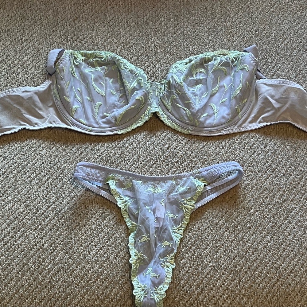 Bra and pantie set